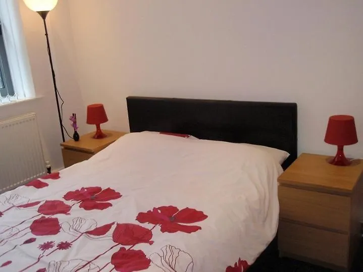 Foresters Inn Apartment - City Centre By Victoria Centre Shopping Centre - Your Own Private 7 Bedrooms Apartment With 3 Bathrooms And Snooker Room - Full Kitchen - Outdoor Parking For Cars Or Vans At Five Pounds A Day