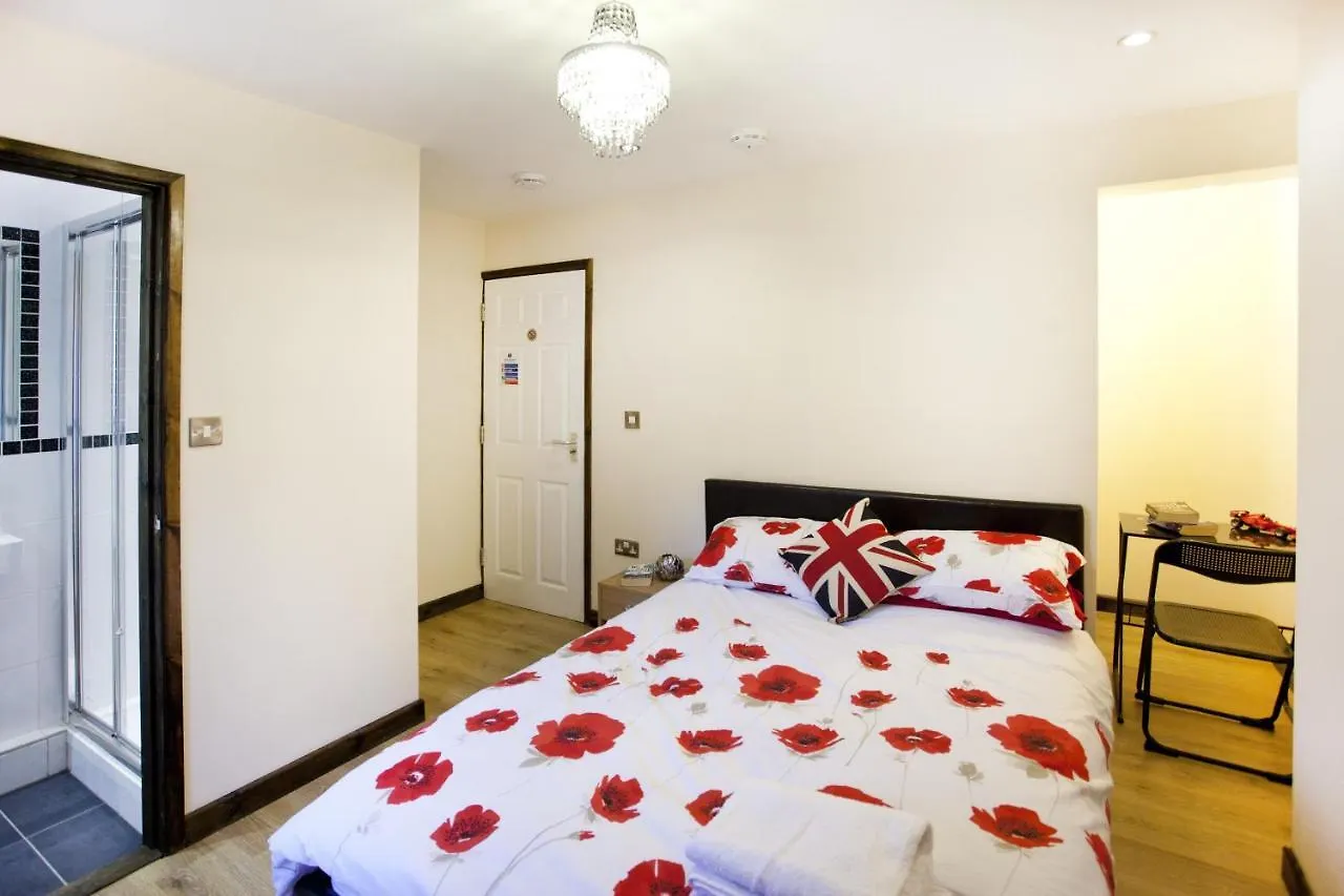 Foresters Inn Apartment - City Centre By Victoria Centre Shopping Centre - Your Own Private 7 Bedrooms Apartment With 3 Bathrooms And Snooker Room - Full Kitchen - Outdoor Parking For Cars Or Vans At Five Pounds A Day United Kingdom