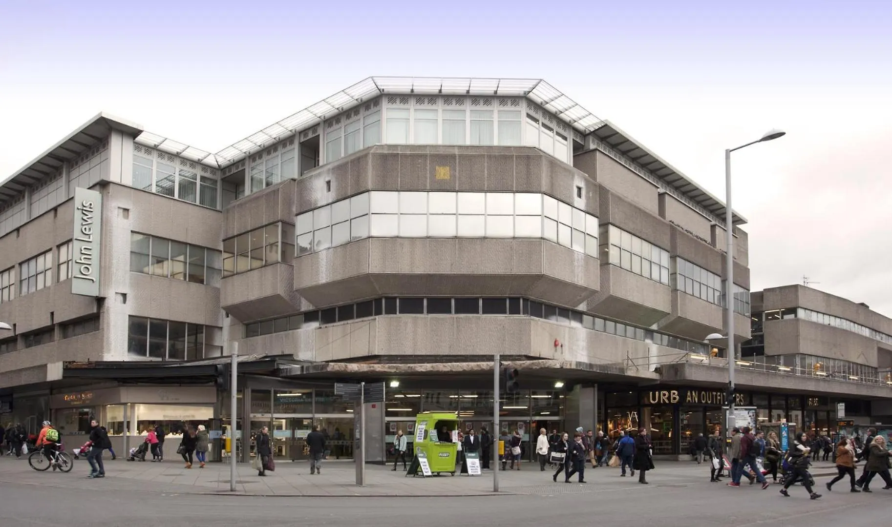 Foresters Inn Apartment - City Centre By Victoria Centre Shopping Centre - Your Own Private 7 Bedrooms Apartment With 3 Bathrooms And Snooker Room - Full Kitchen - Outdoor Parking For Cars Or Vans At Five Pounds A Day Nottingham