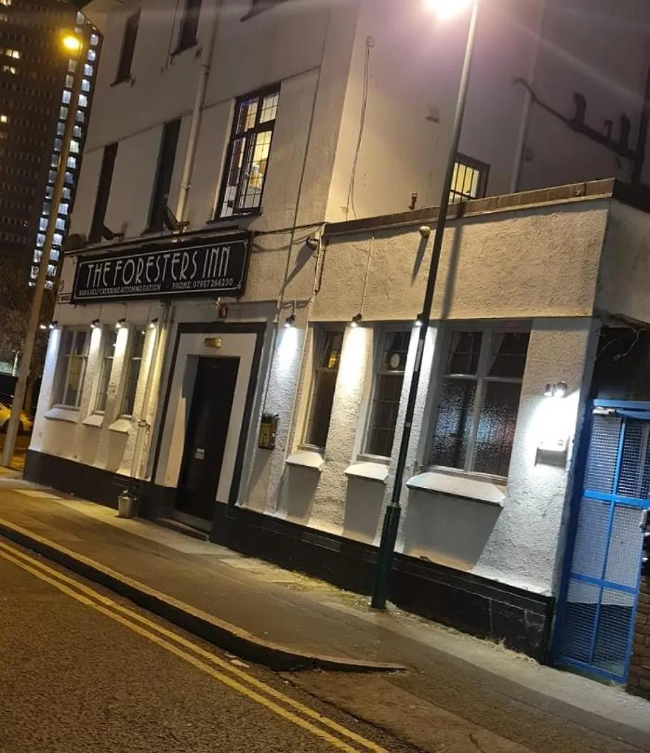 Foresters Inn Apartment - City Centre By Victoria Centre Shopping Centre - Your Own Private 7 Bedrooms Apartment With 3 Bathrooms And Snooker Room - Full Kitchen - Outdoor Parking For Cars Or Vans At Five Pounds A Day